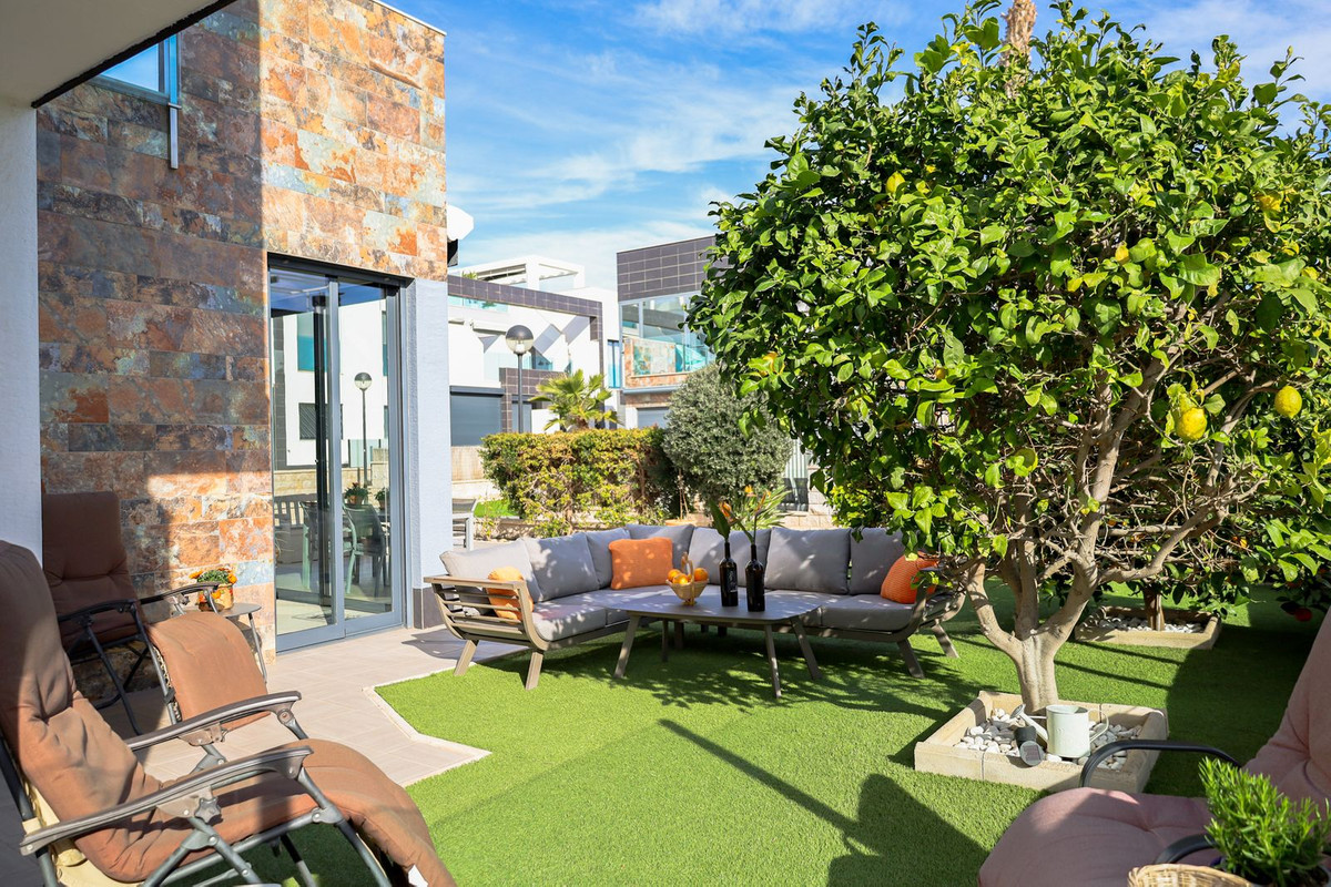 Huis te koop in Lomas de Cabo Roig | 3 slaapkamers H5288866