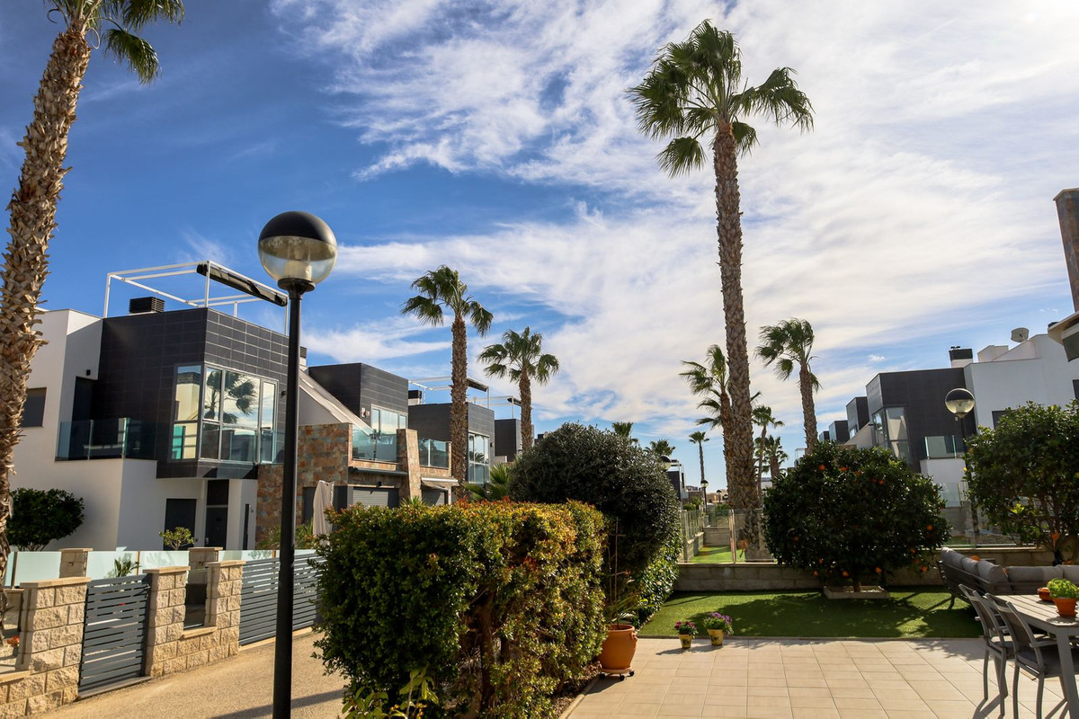 Huis te koop in Lomas de Cabo Roig | 3 slaapkamers H5288866