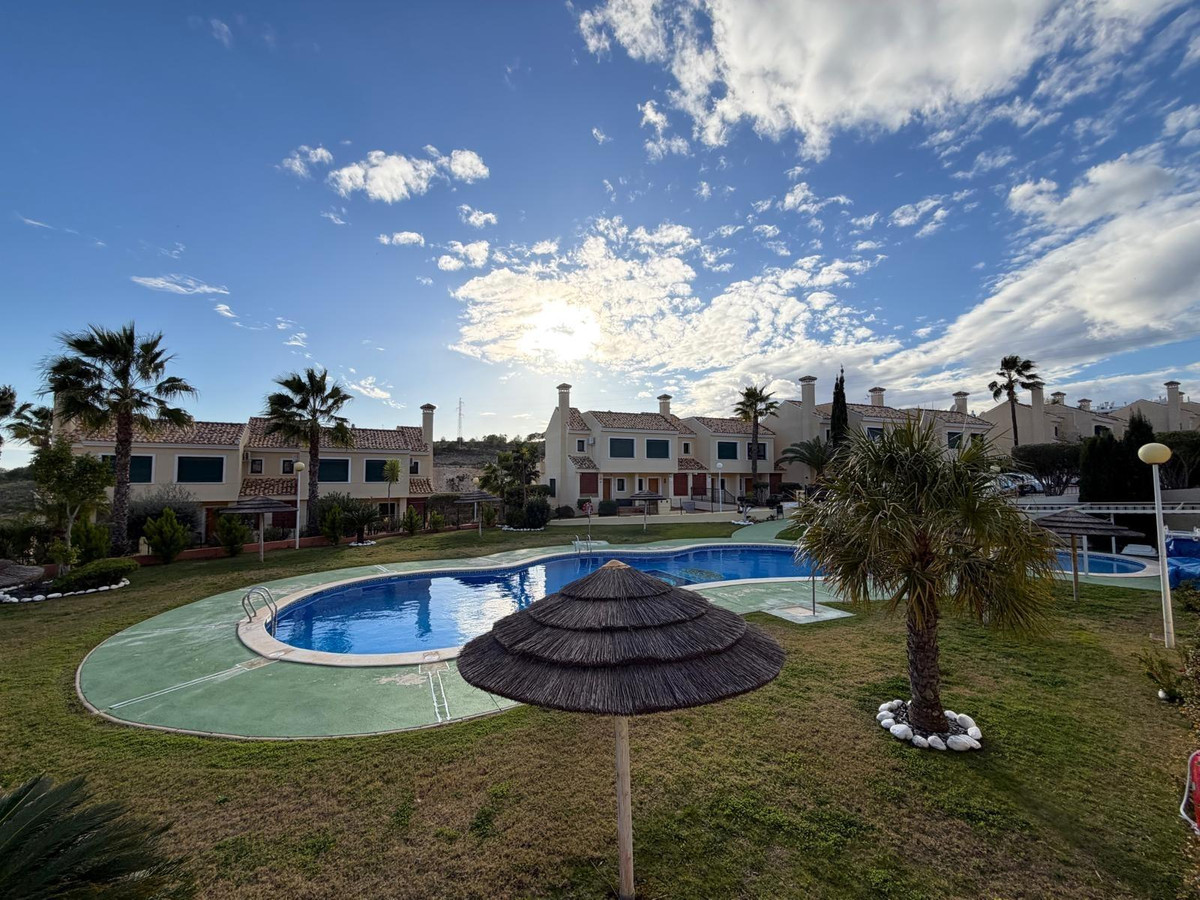 Bungalow te koop in Orihuela Costa | 2 slaapkamers H5300794