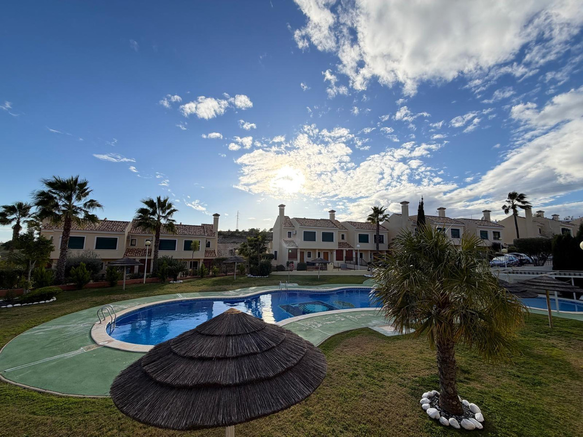 Bungalow te koop in Orihuela Costa | 2 slaapkamers H5300794