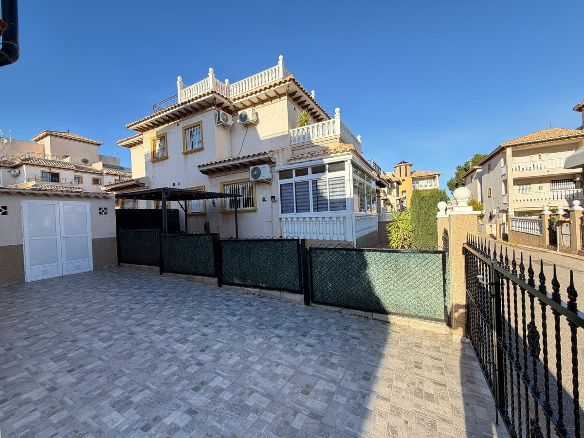 Bungalow te koop in Orihuela Costa | 2 slaapkamers H5316481