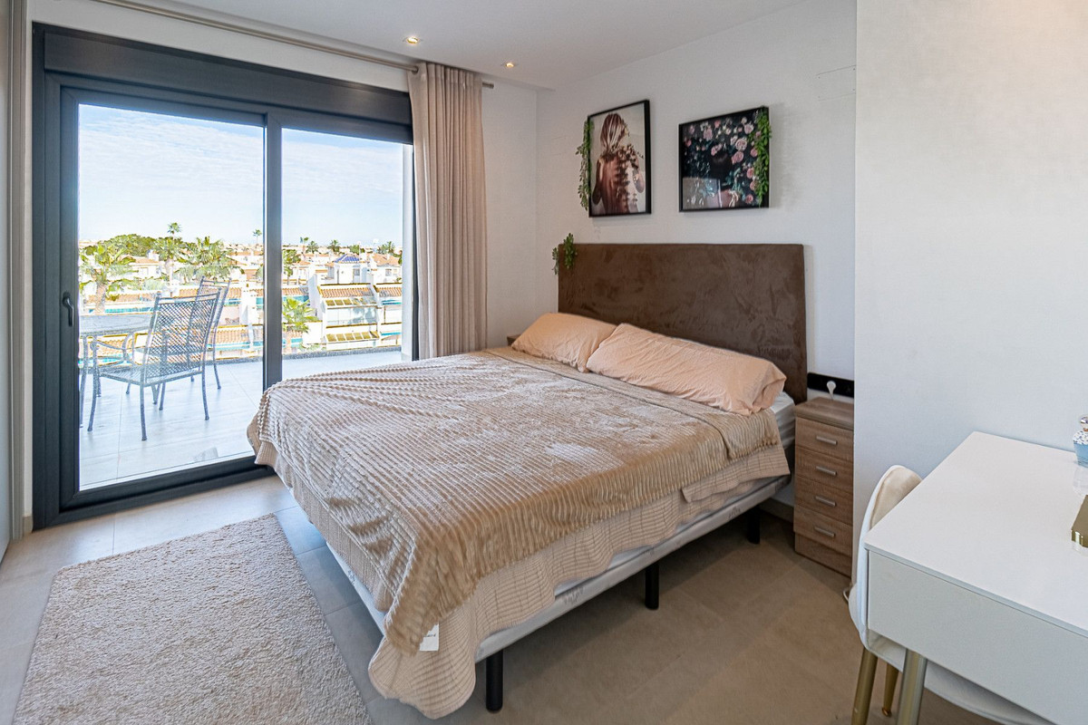 Penthouse te koop in Orihuela Costa | 3 slaapkamers H5349619
