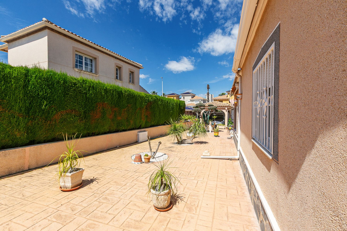 Huis te koop in Orihuela Costa | 4 slaapkamers H5392372