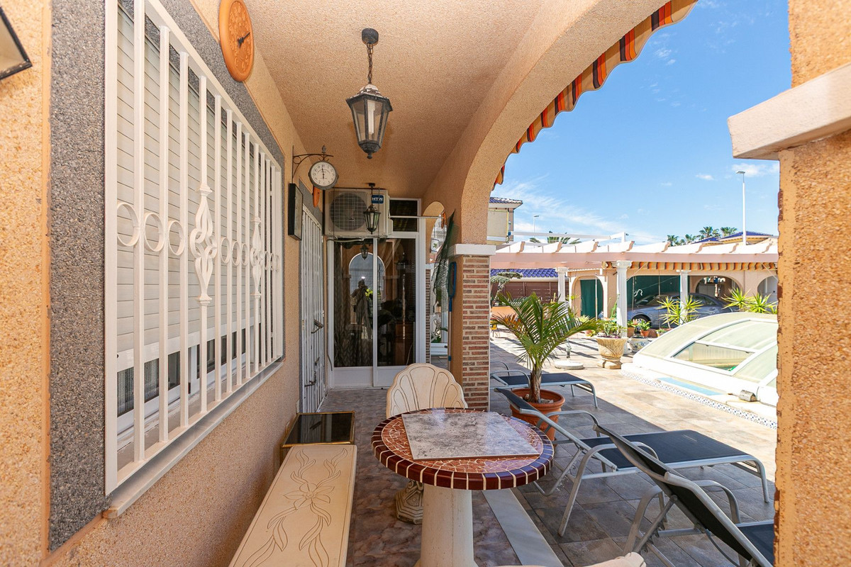Huis te koop in Orihuela Costa | 4 slaapkamers H5392372