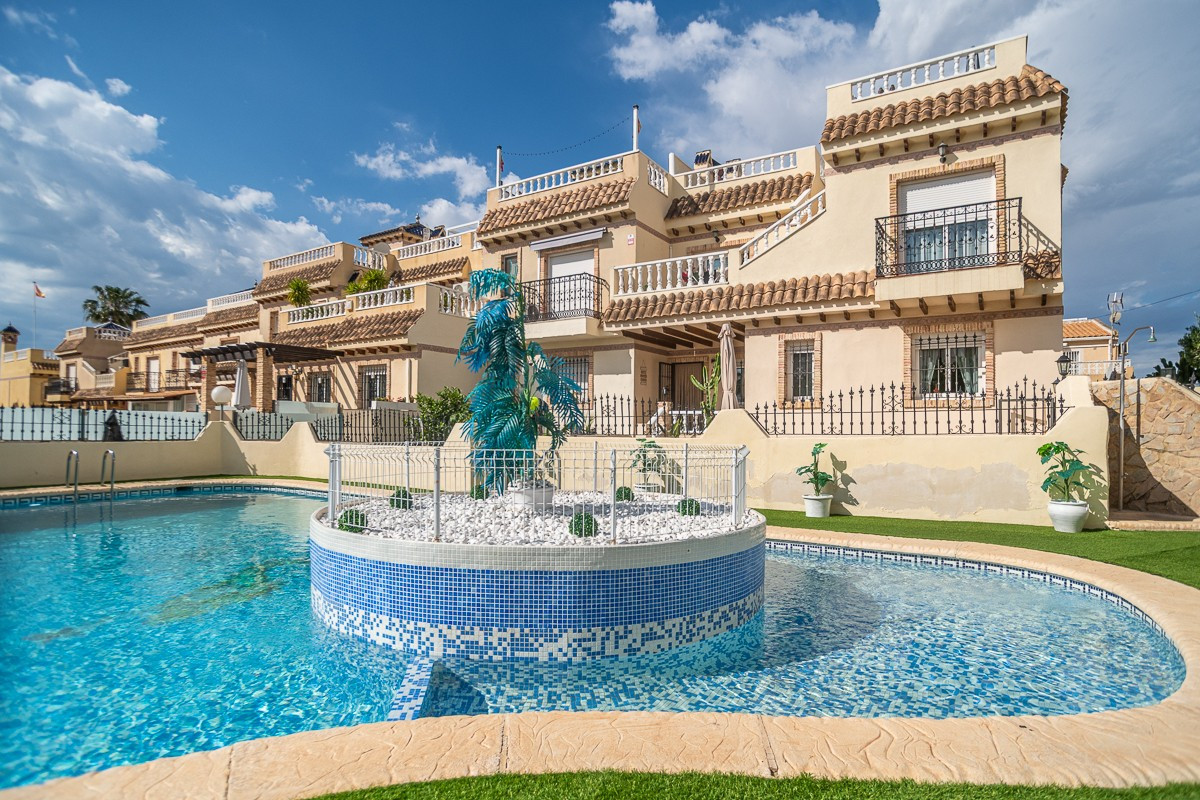 Appartement te koop in Orihuela Costa | 2 slaapkamers H5422816