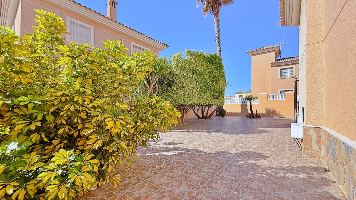 Huis te koop in Orihuela Costa | 4 slaapkamers H5433439