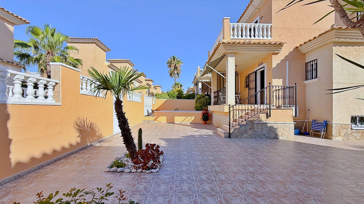Huis te koop in Orihuela Costa | 4 slaapkamers H5433439