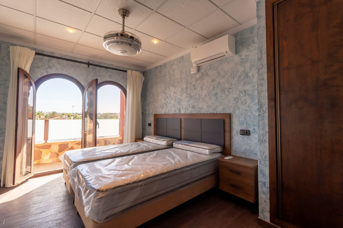 Appartement te koop in Orihuela Costa | 4 slaapkamers H5451883