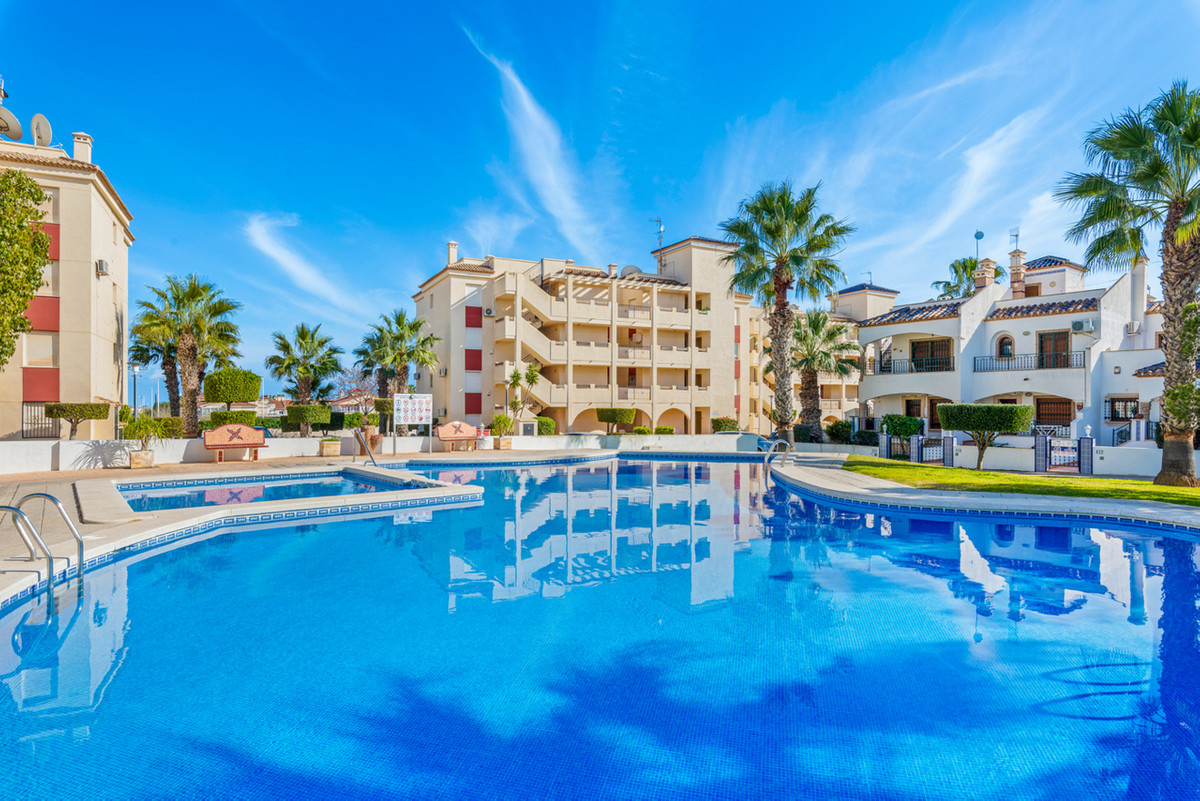 Appartement te koop in Playa Flamenca | 2 slaapkamers H5264488