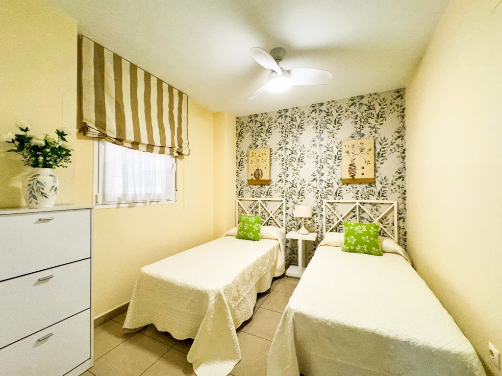 Appartement te koop in Playa Flamenca | 2 slaapkamers H5265358