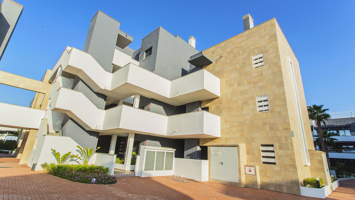 Appartement te koop in Playa Flamenca | 2 slaapkamers H5295430