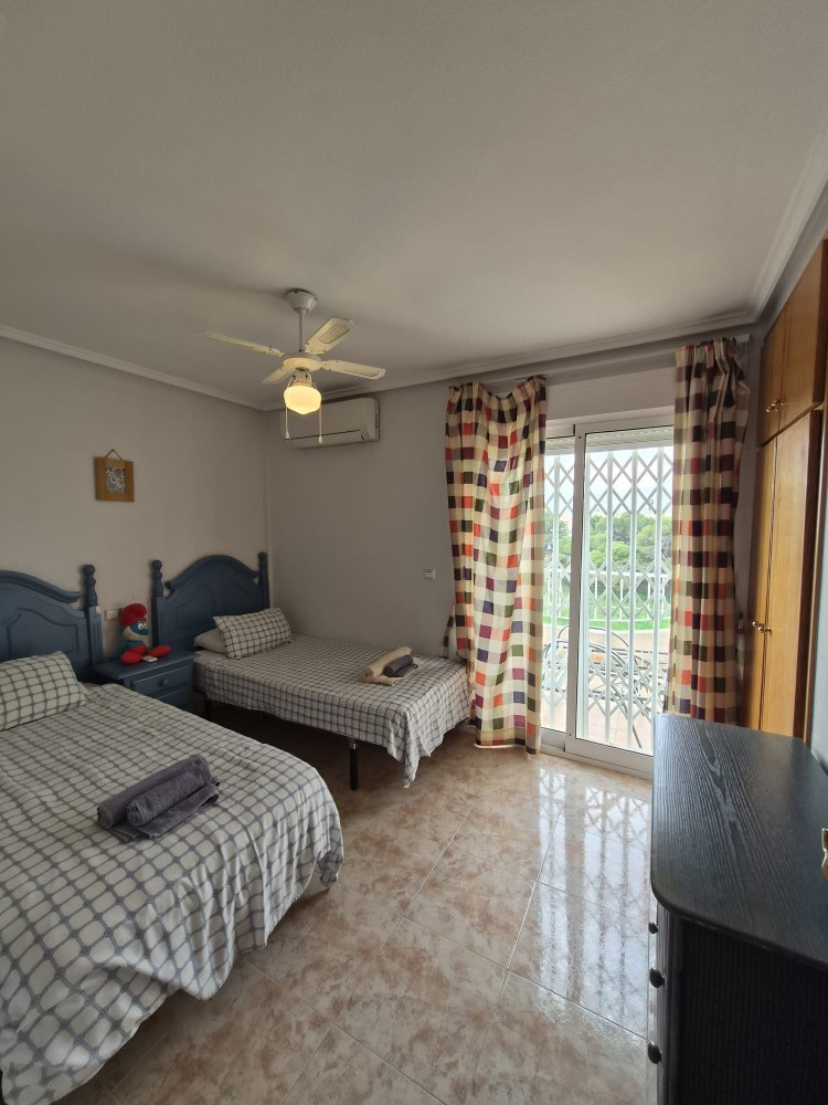 Duplex te koop in Playa Flamenca | 5 slaapkamers H5310760