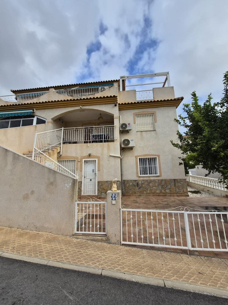 Duplex te koop in Playa Flamenca | 5 slaapkamers H5310760