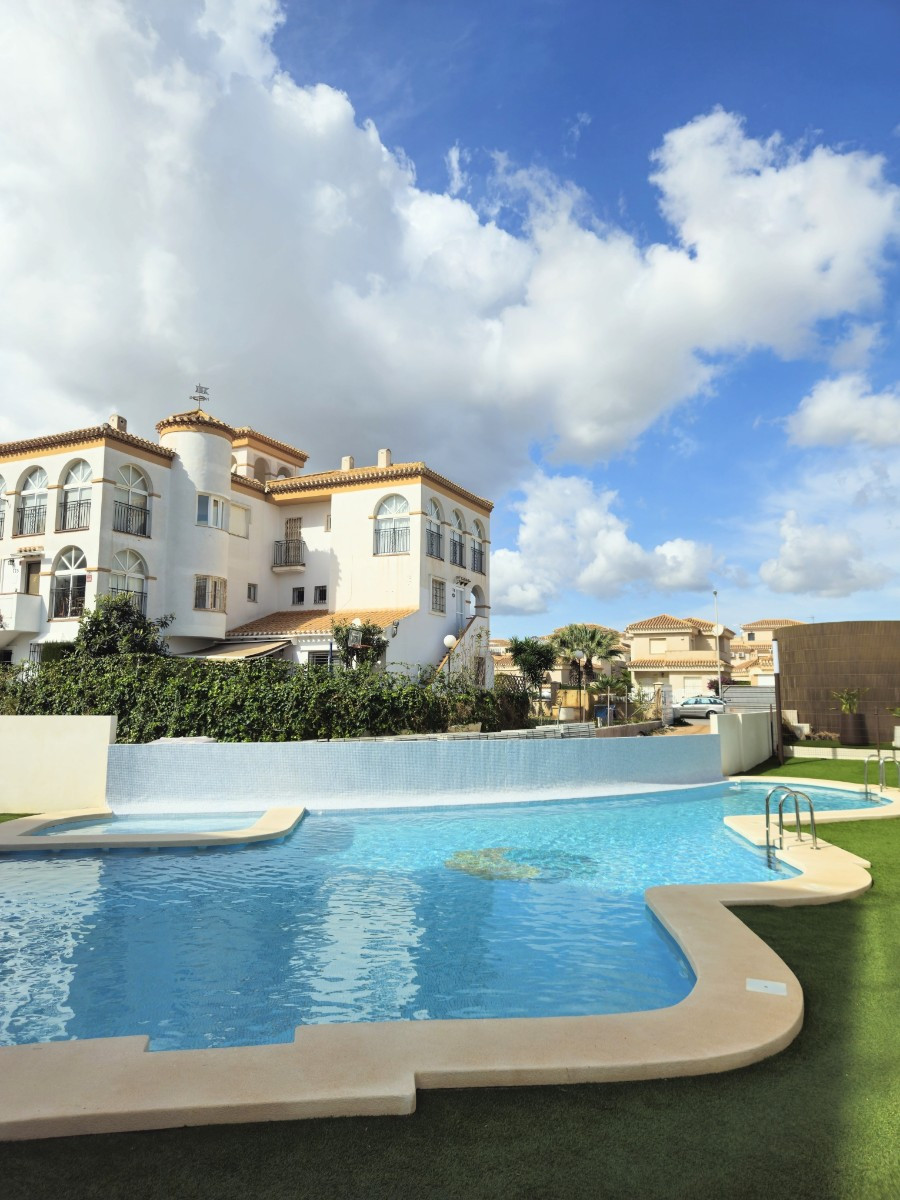 Appartement te koop in Playa Flamenca | 2 slaapkamers H5330074