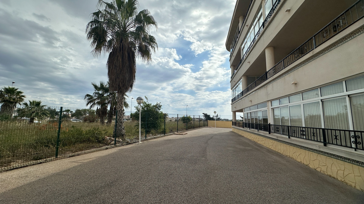 Appartement te koop in Playa Flamenca | 2 slaapkamers H5380816
