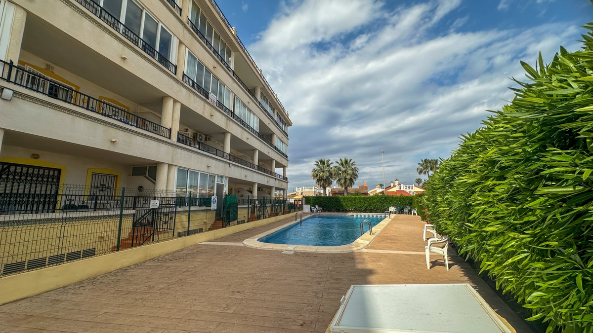 Appartement te koop in Playa Flamenca | 2 slaapkamers H5380816