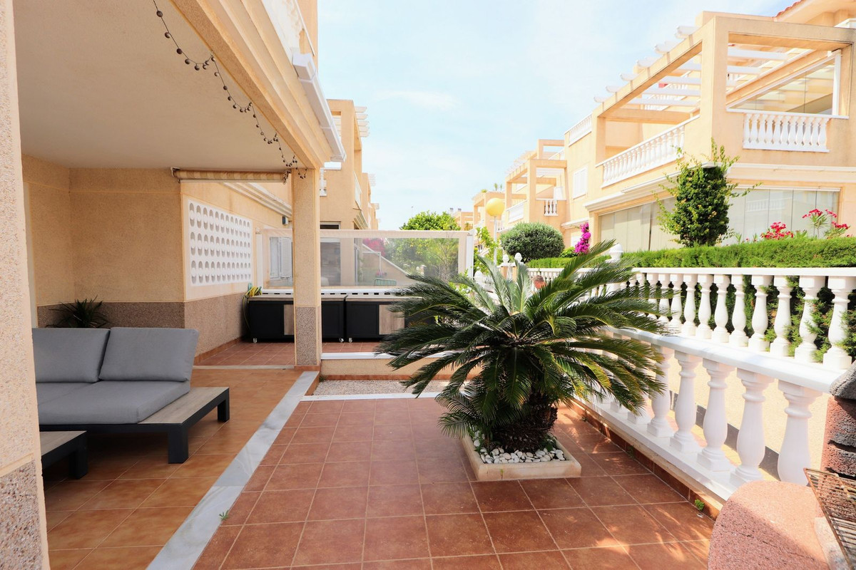 Appartement te koop in Playa Flamenca | 3 slaapkamers H5402164