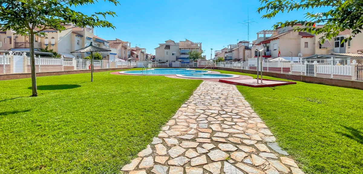 Huis te koop in Playa Flamenca | 2 slaapkamers H5430883