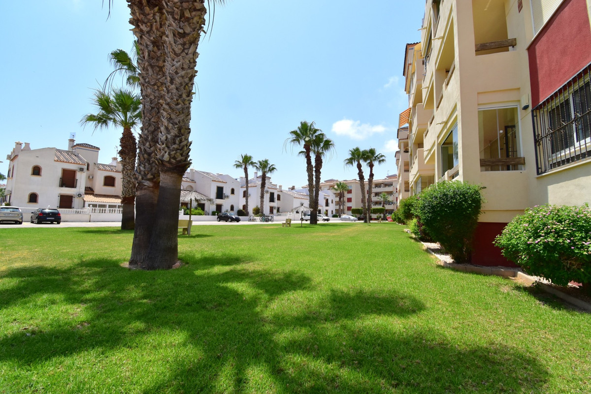 Appartement te koop in Playa Flamenca | 2 slaapkamers H5437723