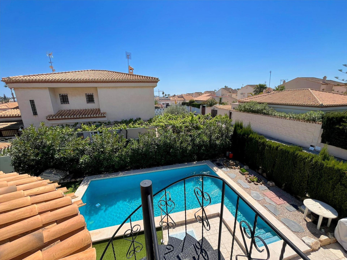 Huis te koop in Playa Flamenca | 3 slaapkamers H5453581