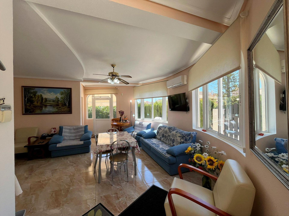 Huis te koop in Playa Flamenca | 3 slaapkamers H5453581