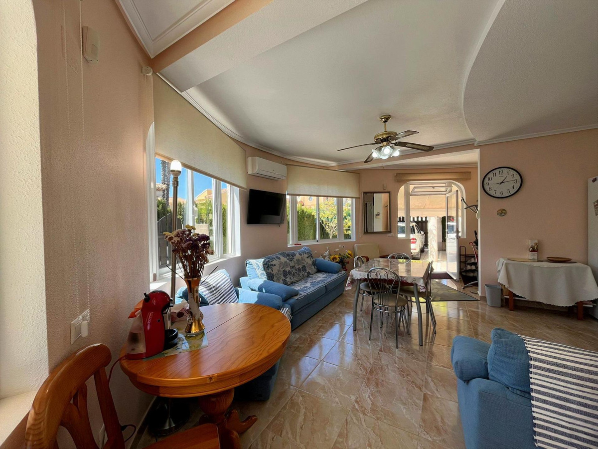 Huis te koop in Playa Flamenca | 3 slaapkamers H5453581