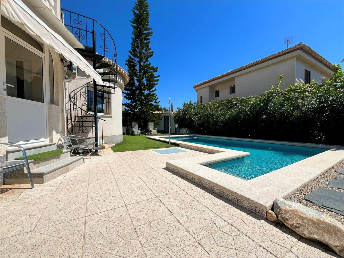 Huis te koop in Playa Flamenca | 3 slaapkamers H5453581