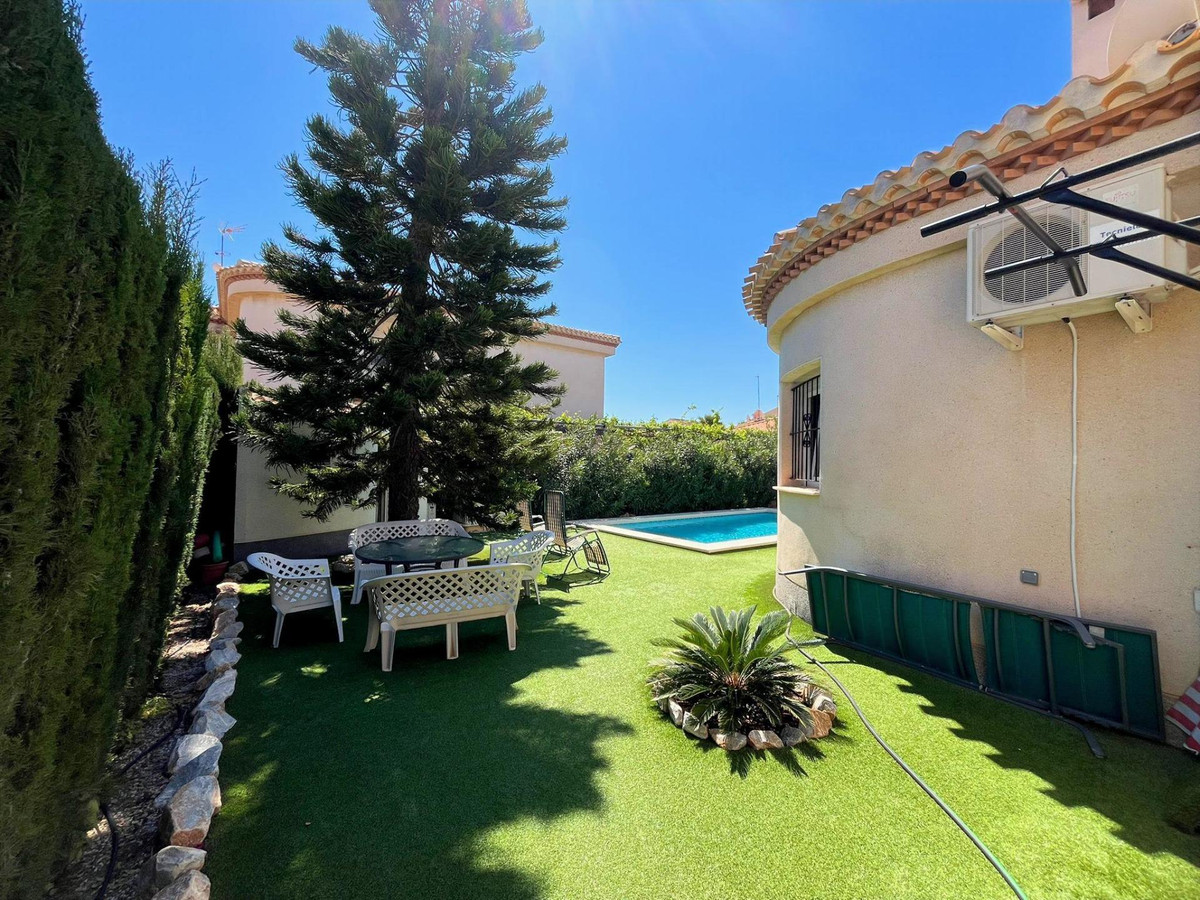 Huis te koop in Playa Flamenca | 3 slaapkamers H5453581