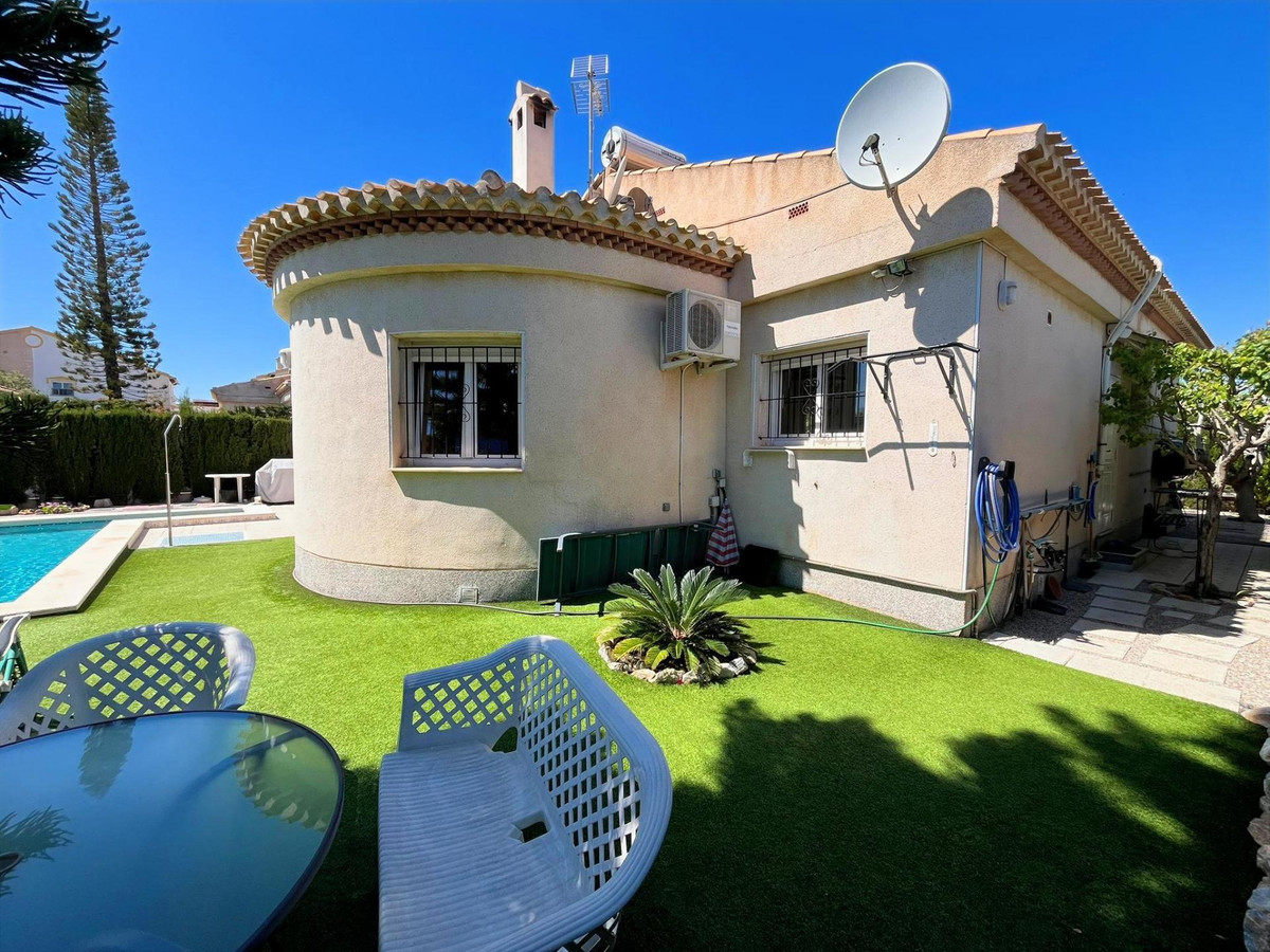 Huis te koop in Playa Flamenca | 3 slaapkamers H5453581