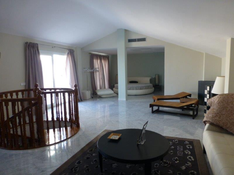 Penthouse te koop in Puerto Banús | 3 slaapkamers H1965587