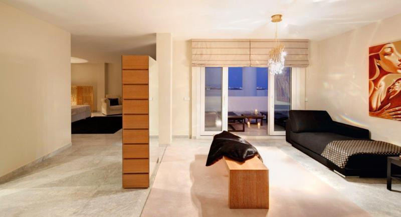 Penthouse te koop in Puerto Banús | 3 slaapkamers H2268905
