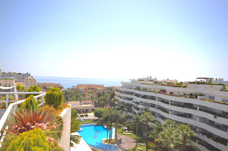 Penthouse te koop in Puerto Banús | 4 slaapkamers H2750489
