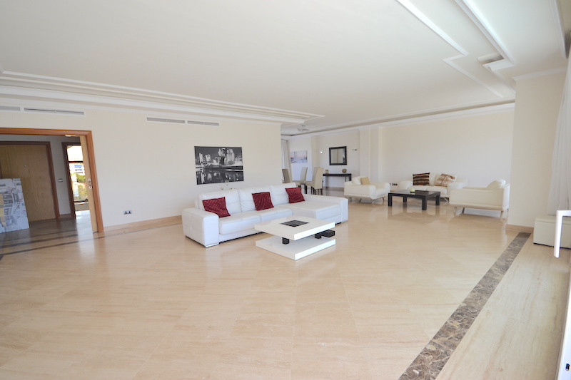 Penthouse te koop in Puerto Banús | 4 slaapkamers H2750489