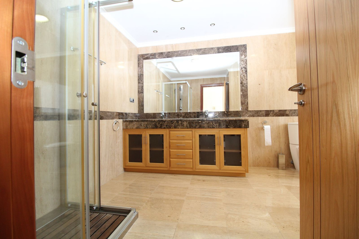 Penthouse te koop in Puerto Banús | 4 slaapkamers H2750489