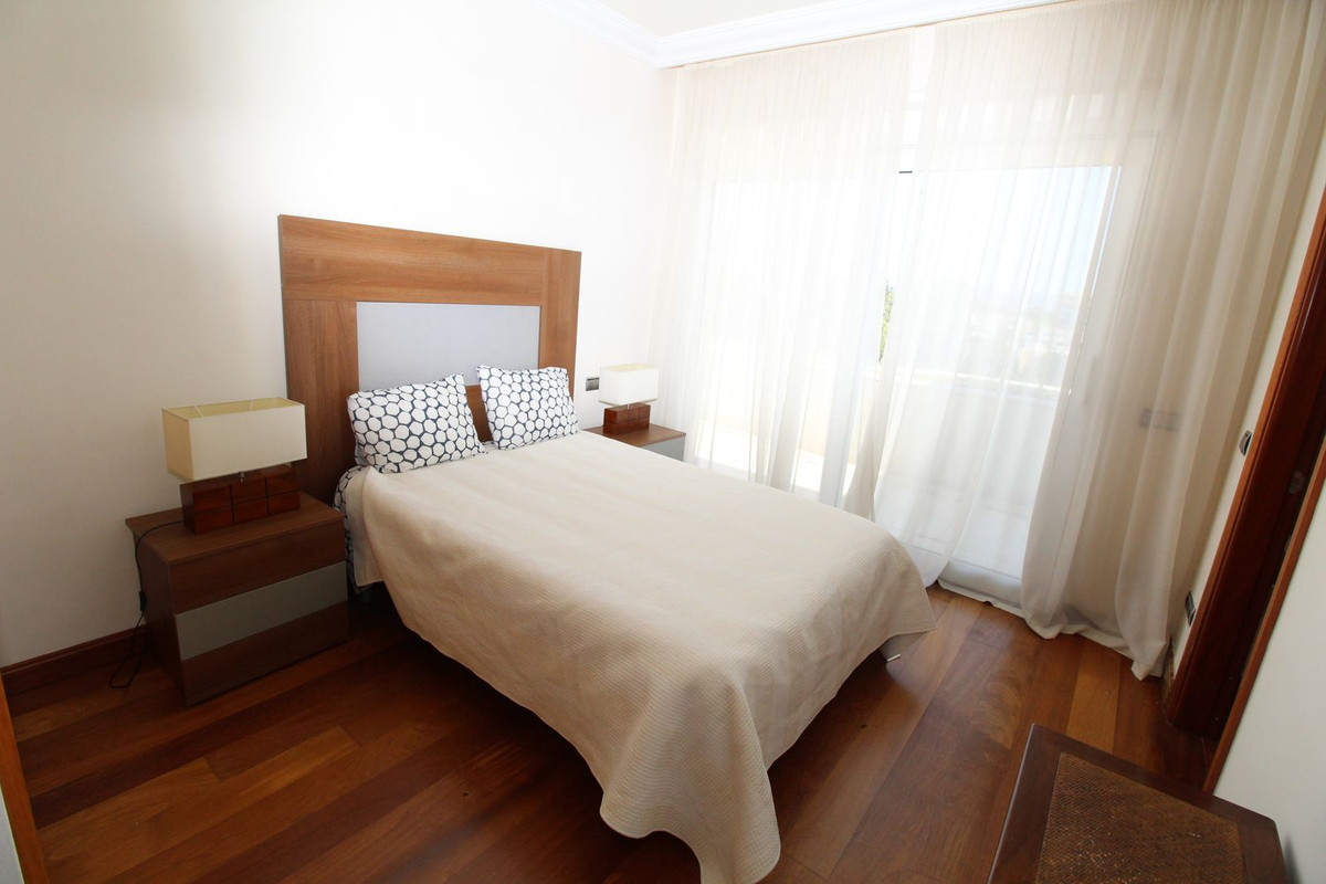 Penthouse te koop in Puerto Banús | 4 slaapkamers H2750489