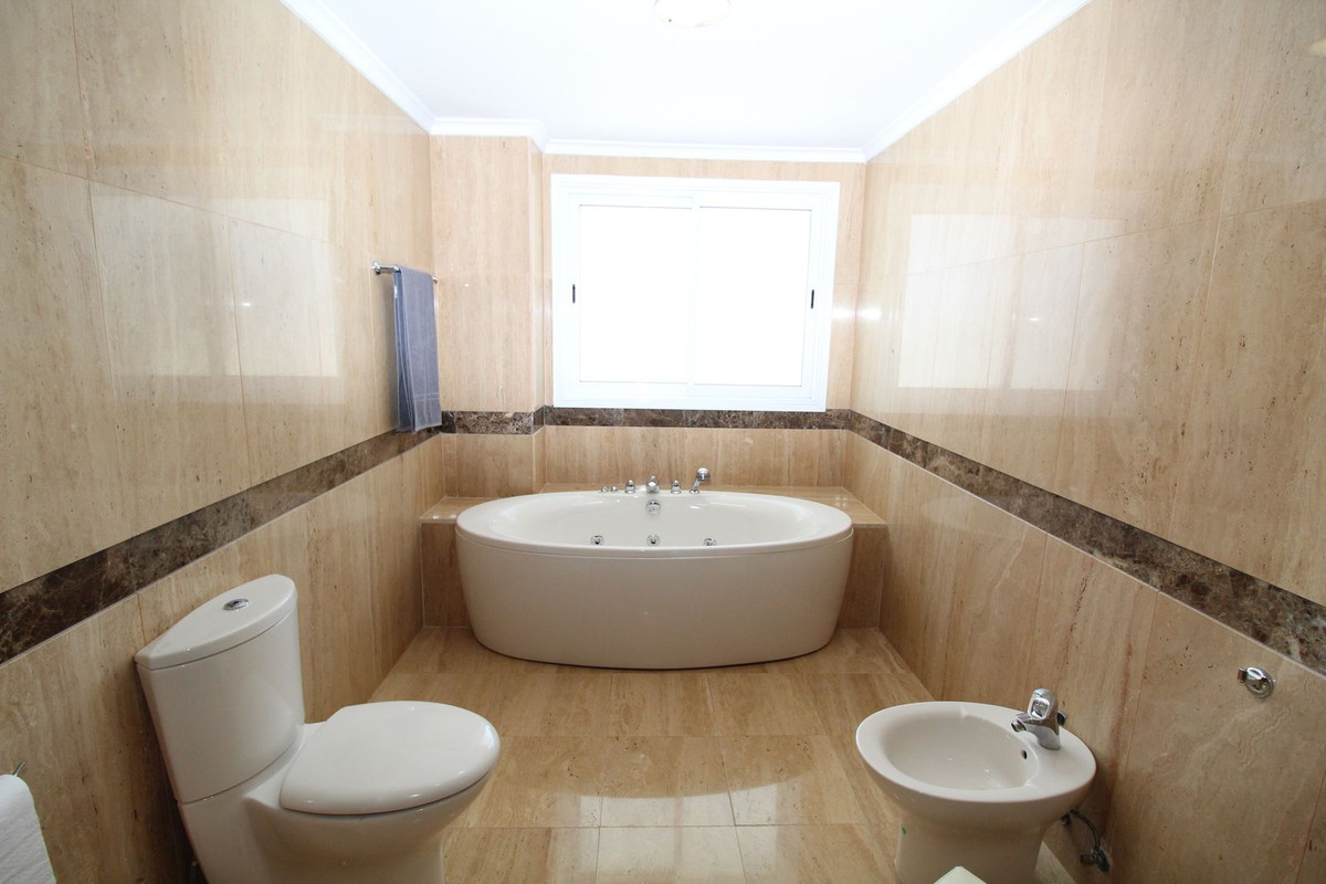 Penthouse te koop in Puerto Banús | 4 slaapkamers H2750489