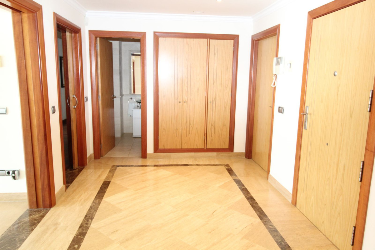 Penthouse te koop in Puerto Banús | 4 slaapkamers H2750489