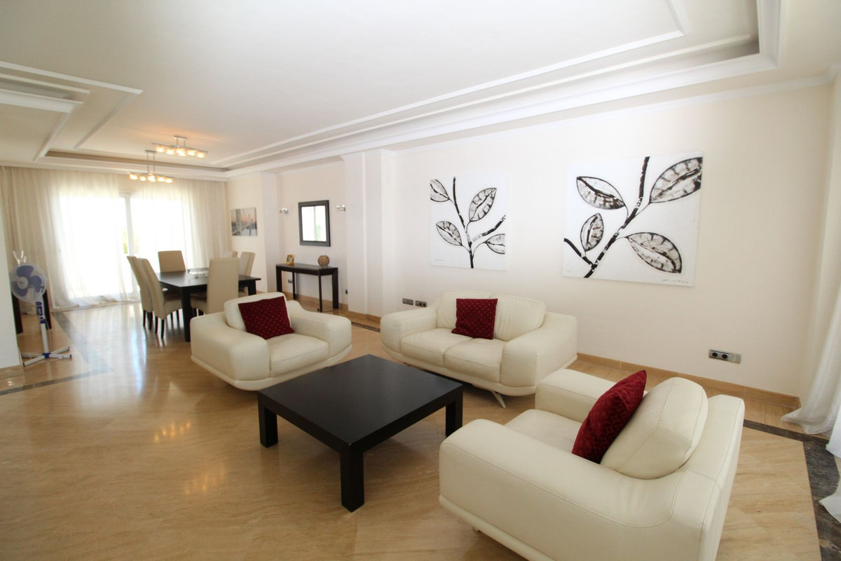 Penthouse te koop in Puerto Banús | 4 slaapkamers H2750489