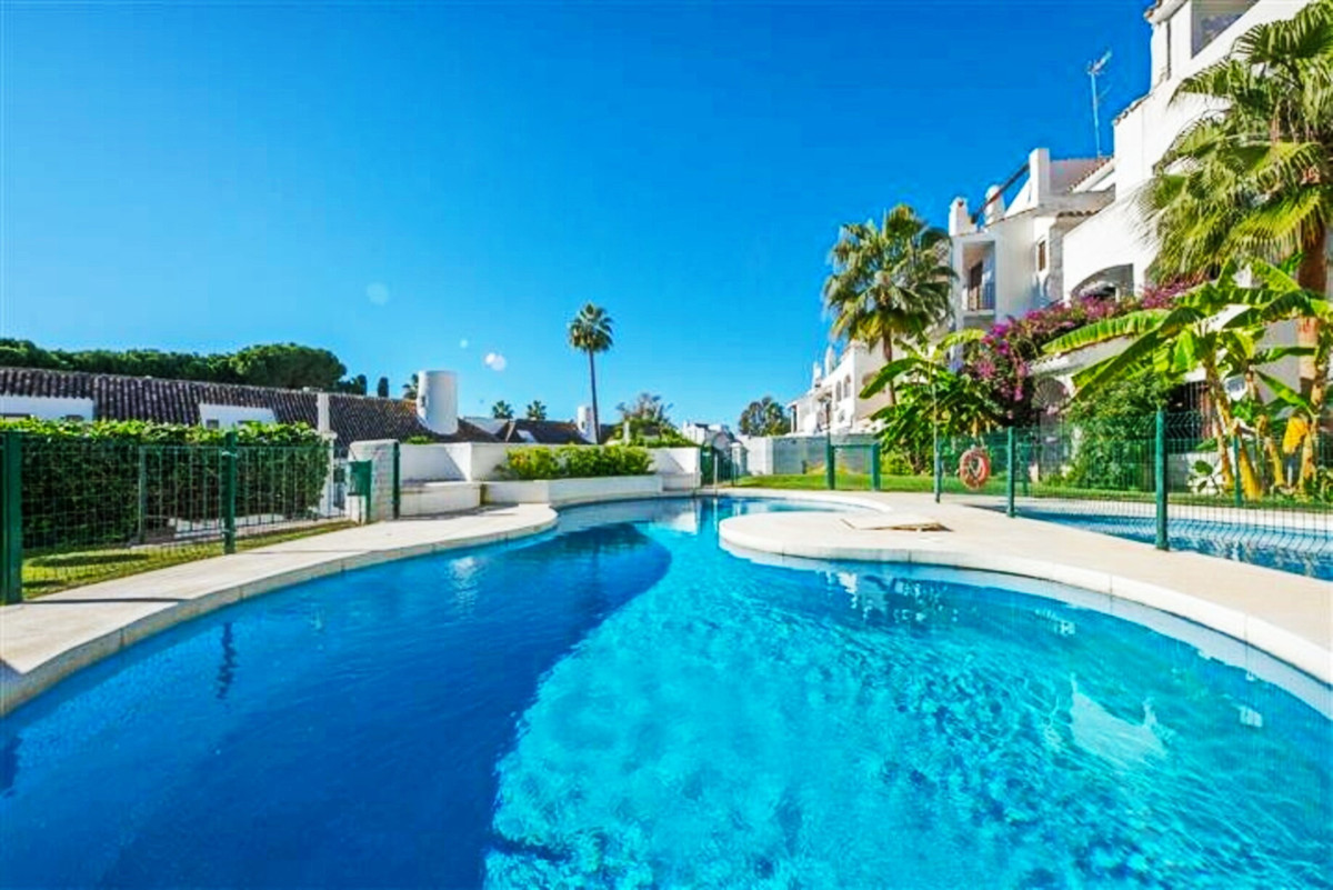 Tussenverdieping Appartement in Puerto Banús-1