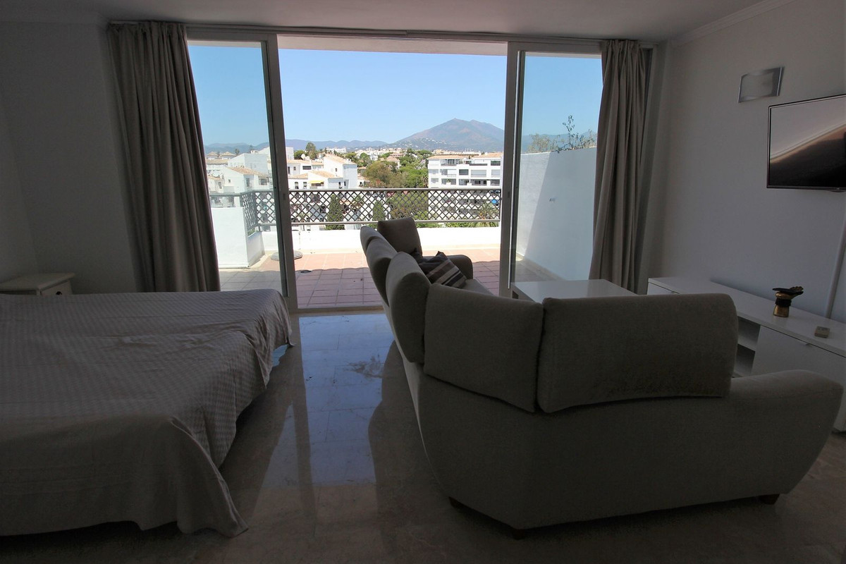 Penthouse in Puerto Banús-16