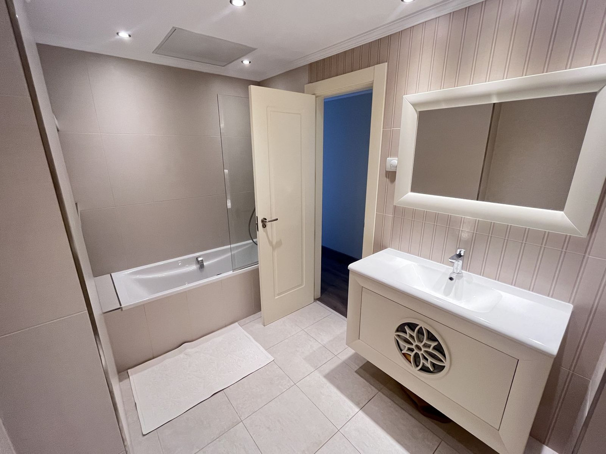 Appartement te koop in Puerto Banús | 2 slaapkamers H4312162