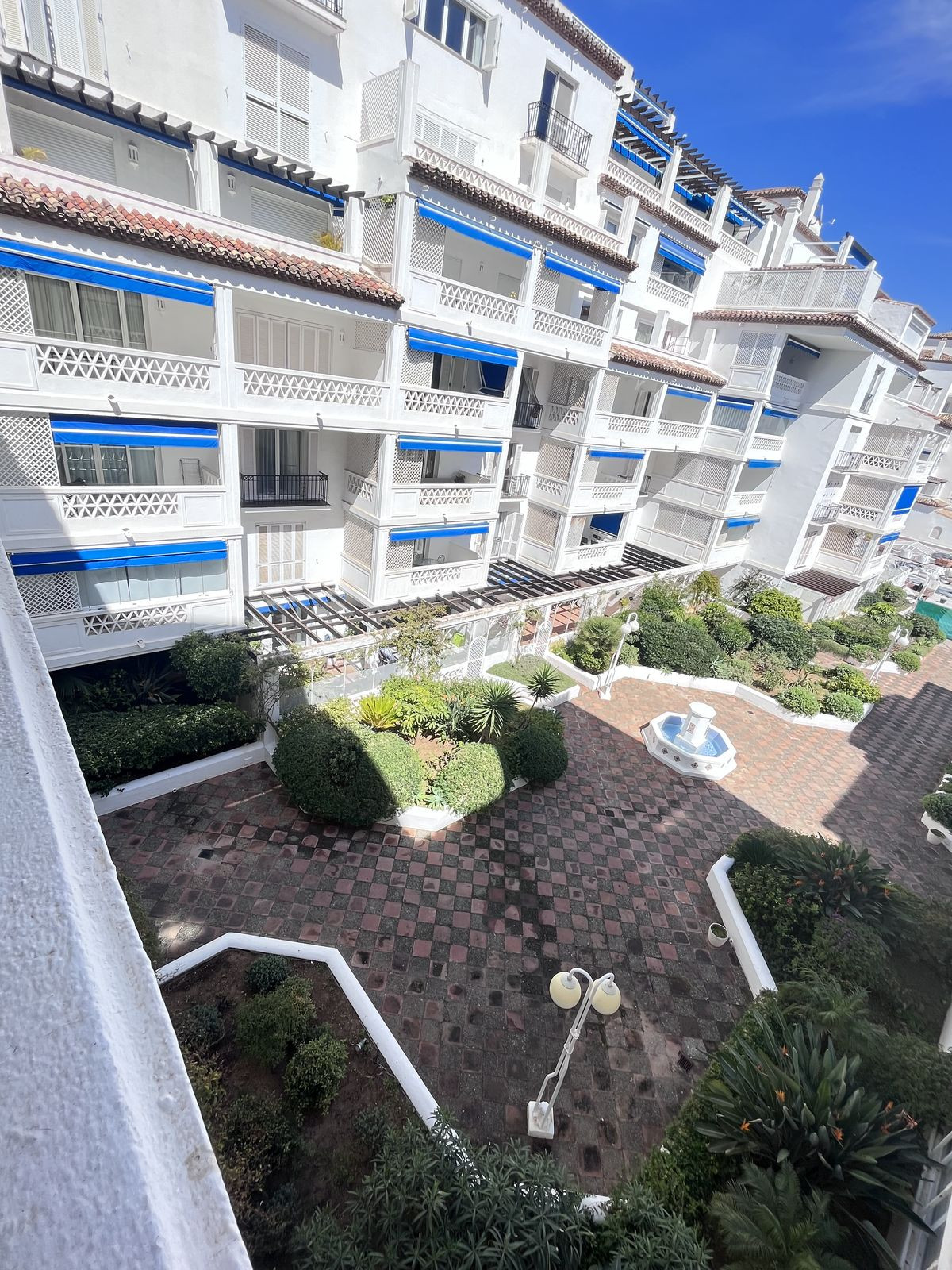 Appartement te koop in Puerto Banús | 2 slaapkamers H4312162