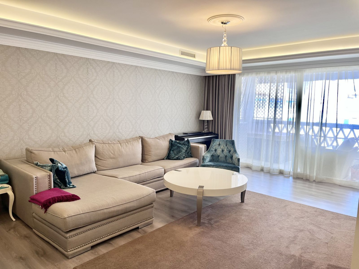 Appartement te koop in Puerto Banús | 2 slaapkamers H4312162