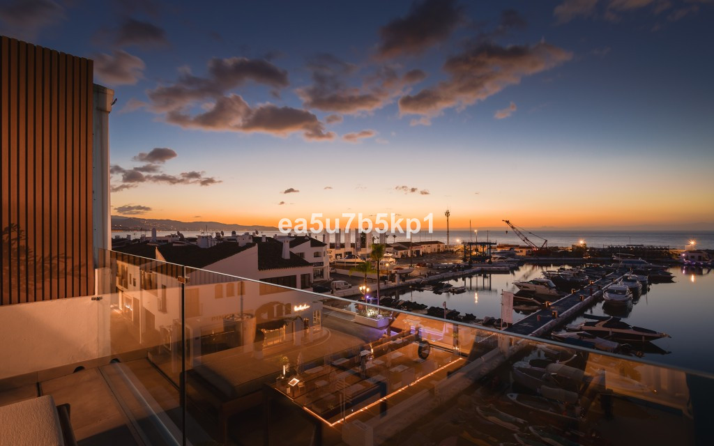 Penthouse in Puerto Banús-1