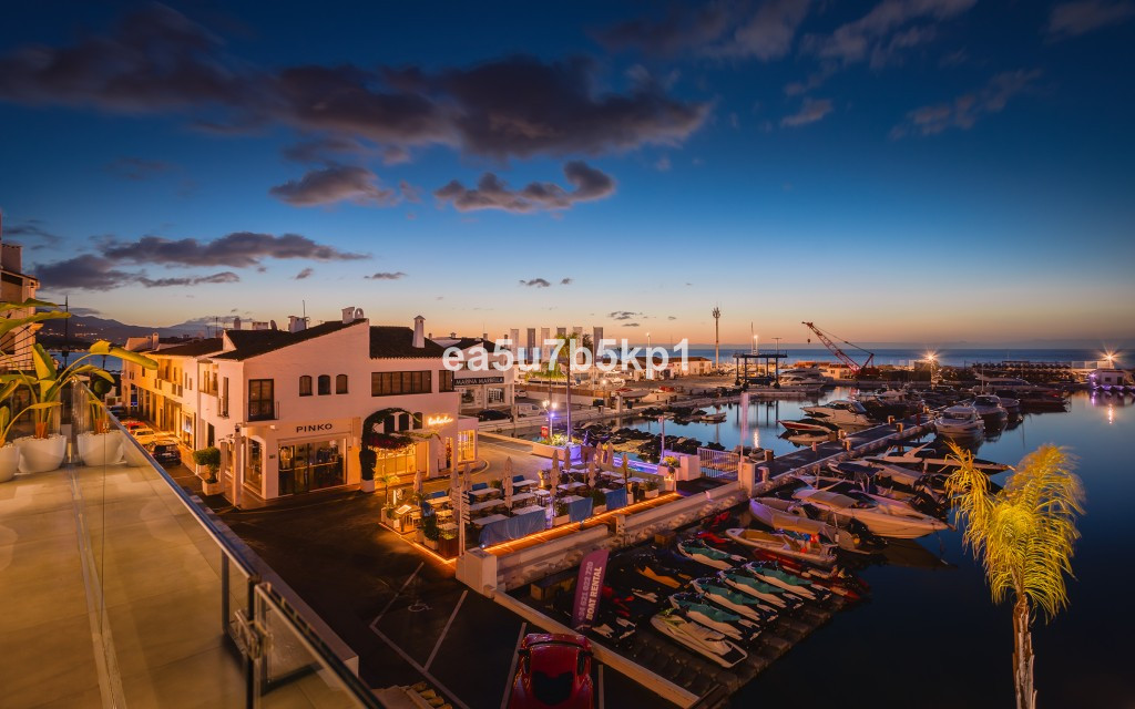 Penthouse in Puerto Banús-16