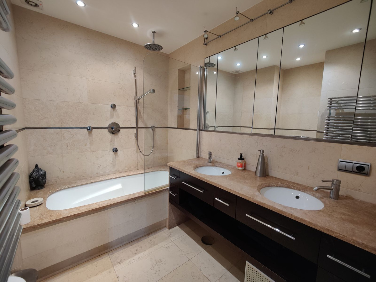 Appartement te koop in Puerto Banús | 1 slaapkamers H4688155