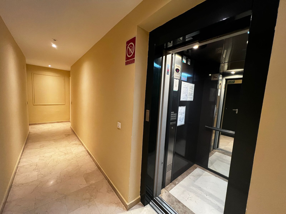 Tussenverdieping Appartement in Puerto Banús-25