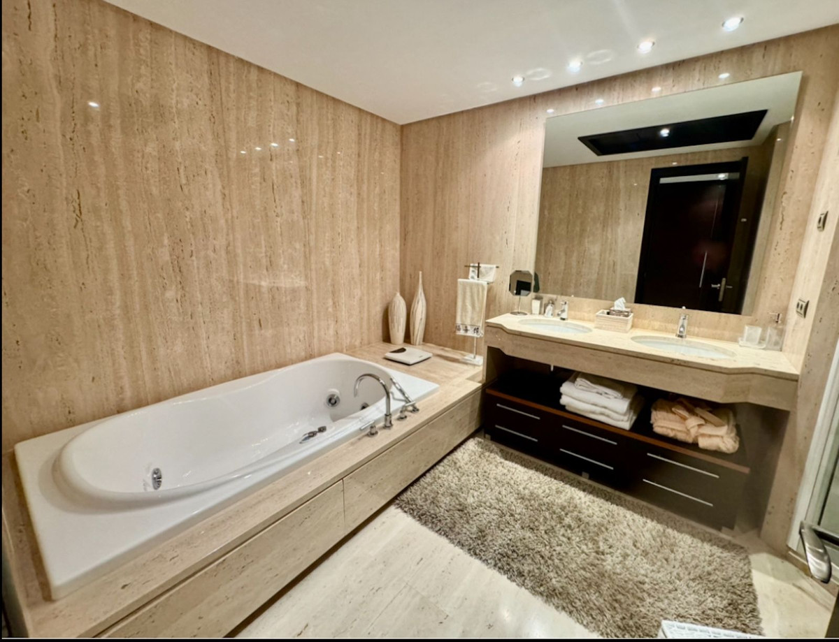 Appartement te koop in Puerto Banús | 2 slaapkamers H4789012