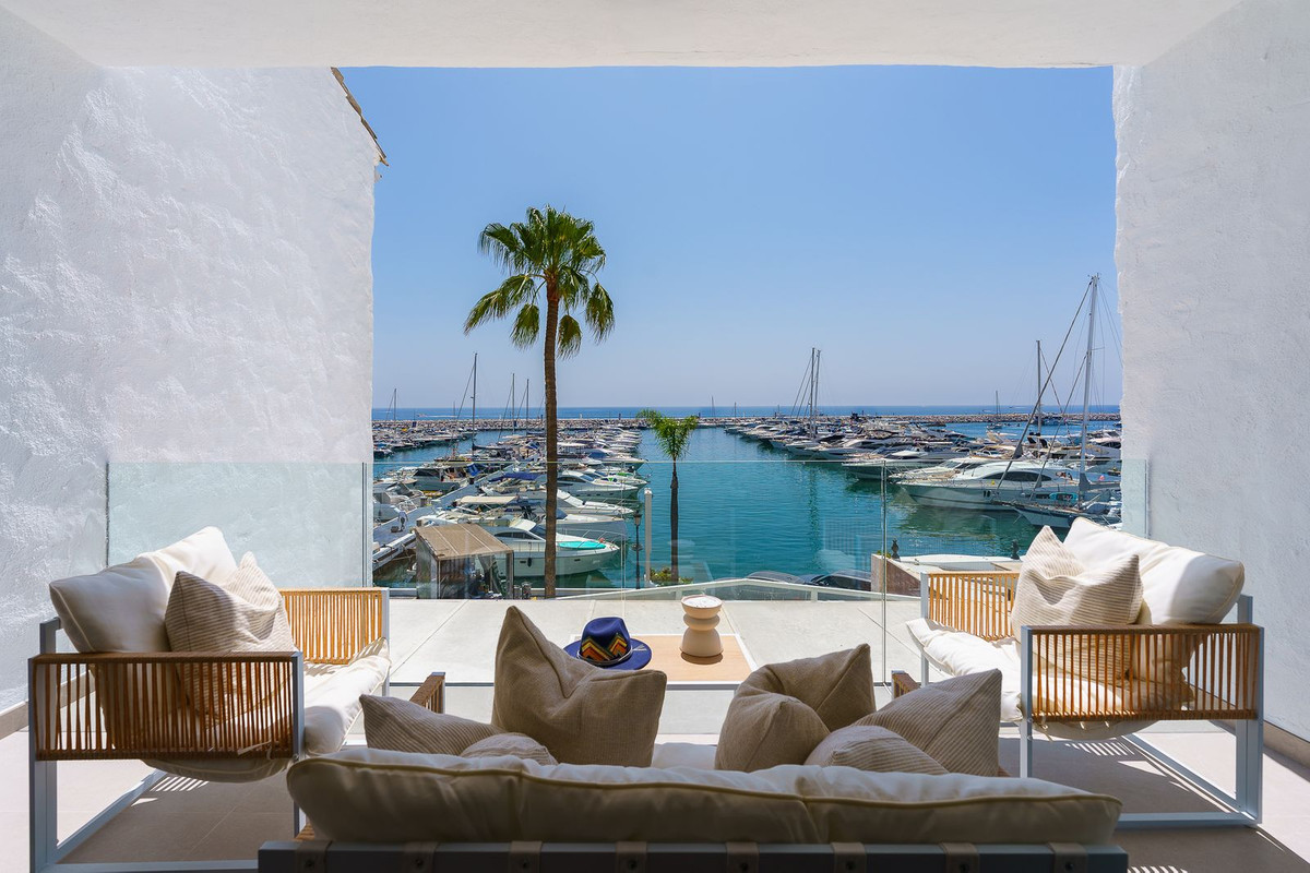 Appartement te koop in Puerto Banús | 2 slaapkamers H4804387
