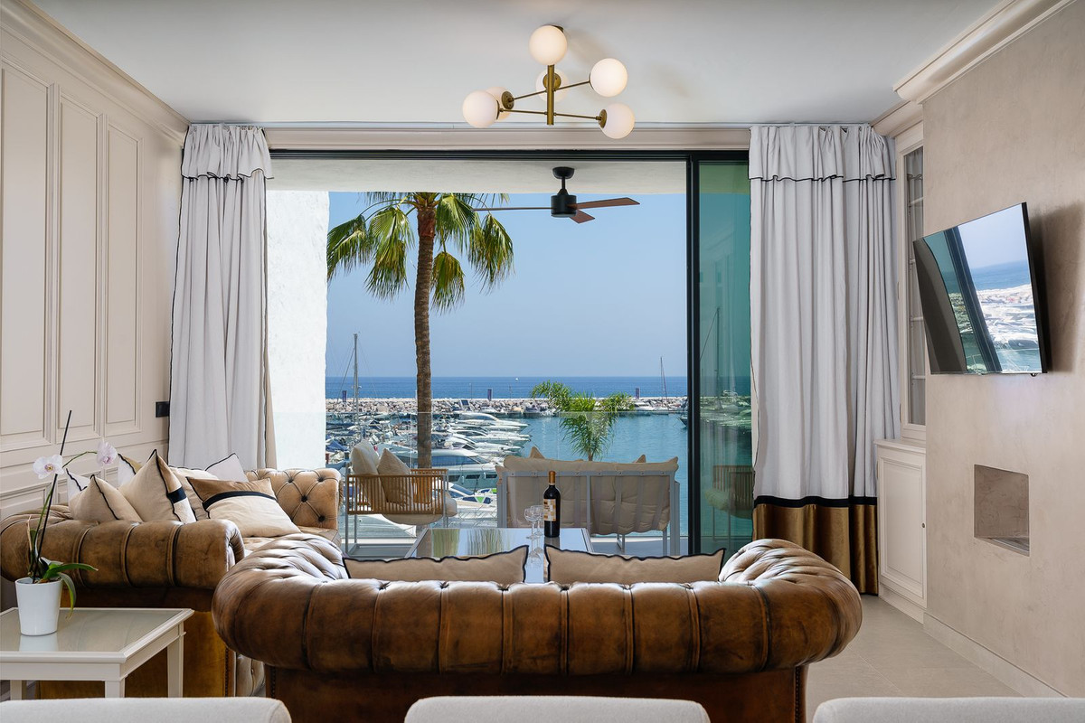 Appartement te koop in Puerto Banús | 2 slaapkamers H4804387